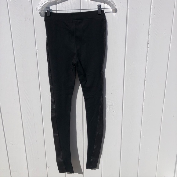 Alice + Olivia Pull On Leggings With Leather Panel Side Detail - Picture 2 of 7